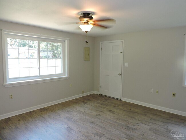 Building Photo - 2701 Eureka Ln