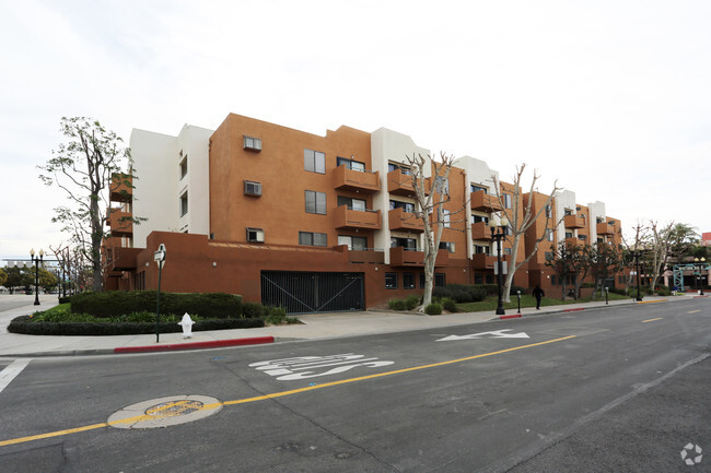 Foto del edificio - Garden Court Apartments