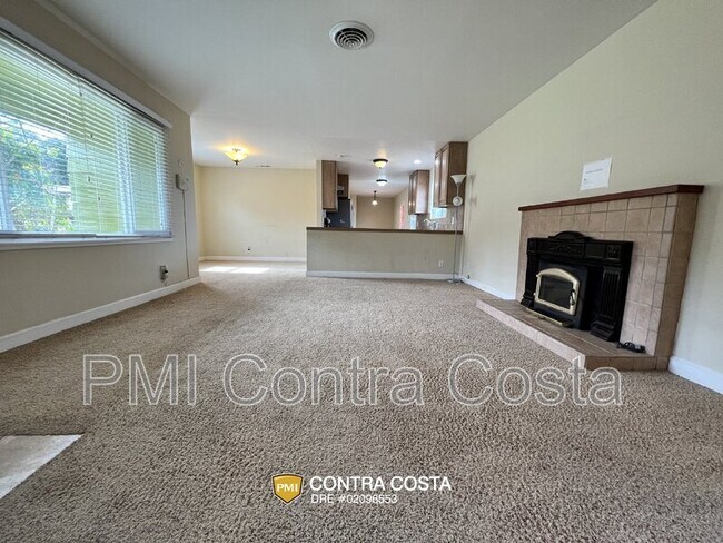 Foto del edificio - 4401 Harmon Rd