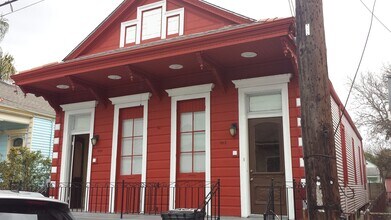 Building Photo - 1013 Louisa St
