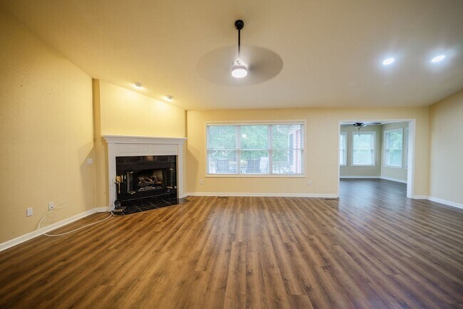 Foto del edificio - Charming 3 bedroom, 2 bathroom located in the picturesque Hot Springs Village