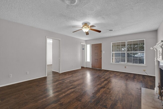 Building Photo - 3407 Janet Dr