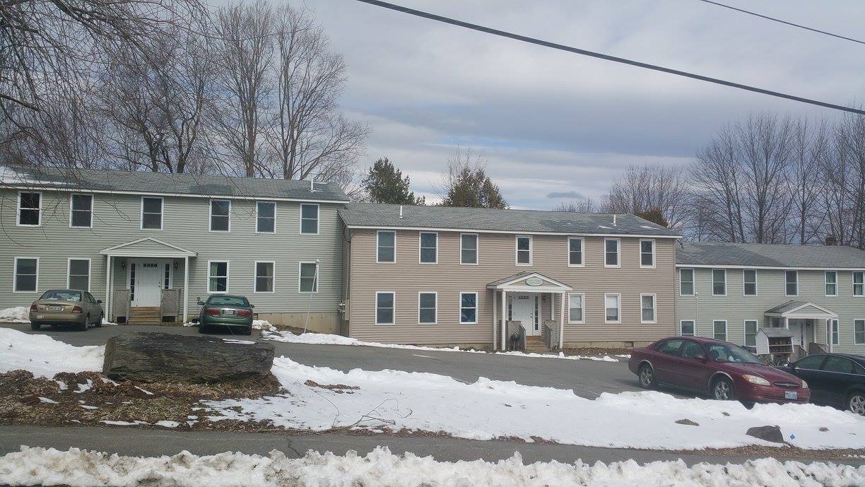 Quiet apartments in a great neighborhood - 163 Oak St