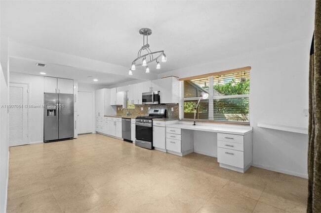 Foto del edificio - 1175 NE 102nd St