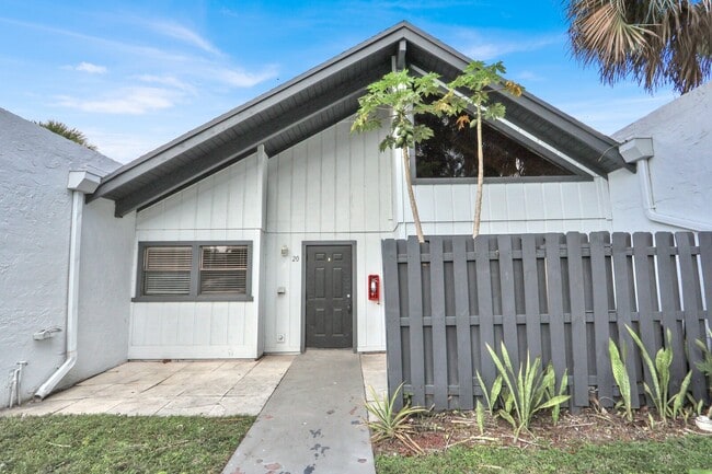 Photo - 100 Sparrow Dr Townhome