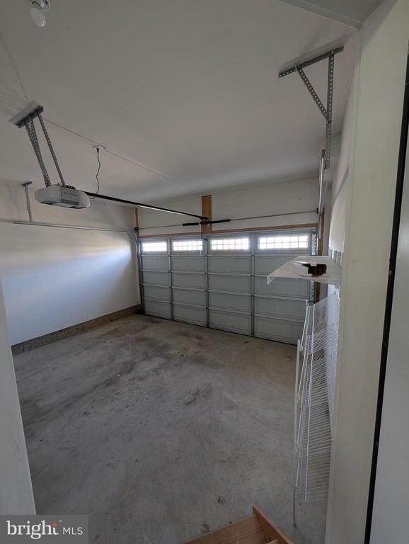 Building Photo - 232 Mingo Way
