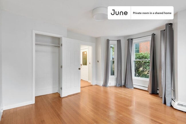 Building Photo - Private bedroom in 2 bed/1.5 bath Home