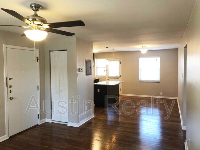 Building Photo - 8115 Whitburn Dr