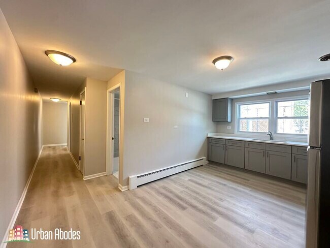 Building Photo - 2509 W 111th St