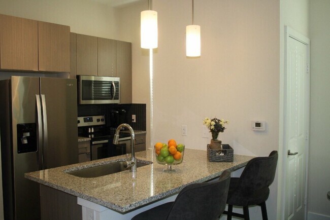 Foto del edificio - 425 E Lamar Blvd