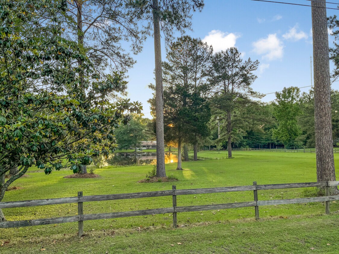 Primary Photo - 1080 Pine Cone Ln