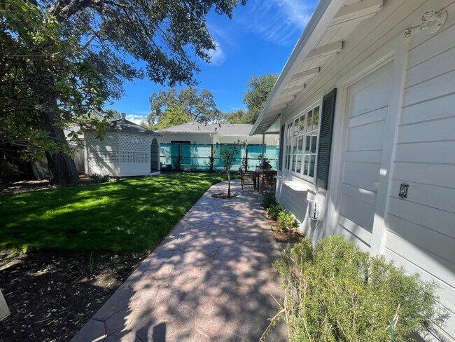 Foto del edificio - 501 Palmer Ln