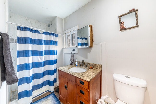 Foto del edificio - 431 Moro St