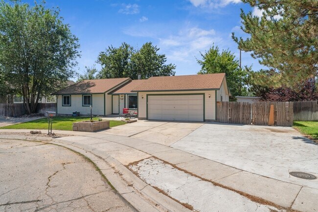 Building Photo - 5591 N Marlboro Ave