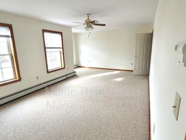Foto del edificio - 32 Emerson Mill Rd