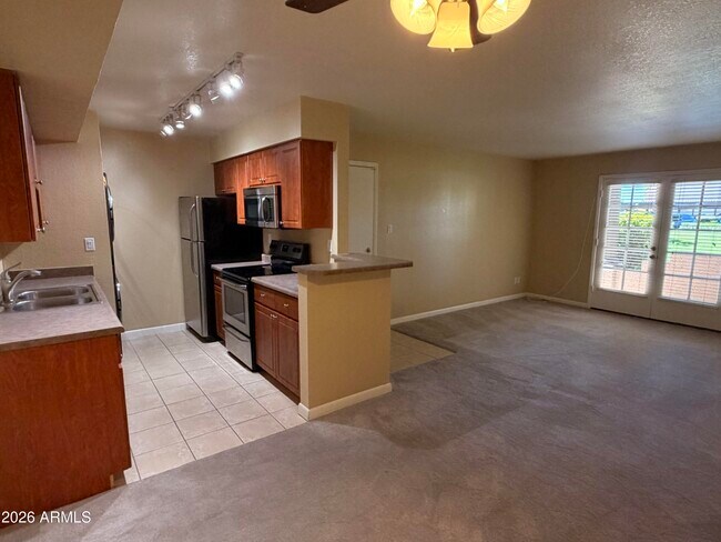 Foto del edificio - 5995 N 78th St