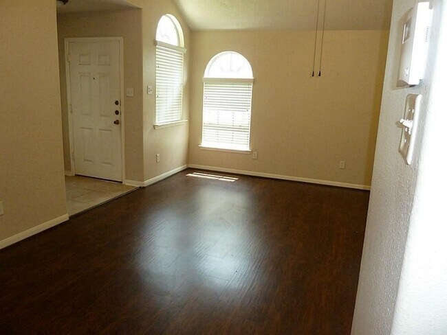 Building Photo - 4015 Bealey Ln