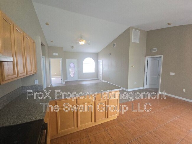 Foto del edificio - 1428 Bluff Loop