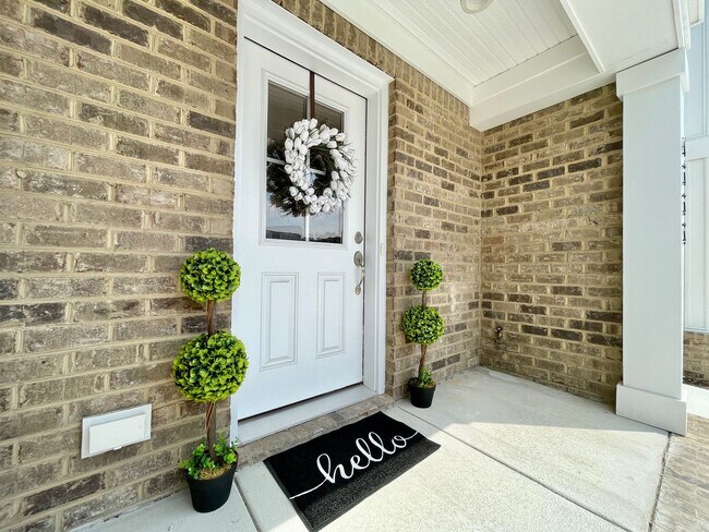 Foto del edificio - Practically New & Available NOW! Americana Luxury Townhomes! Pet Friendly! Attached Garage! All A...