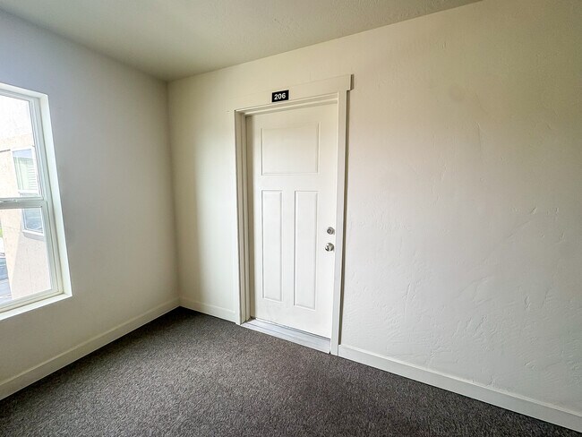 Building Photo - 531 S 850 E