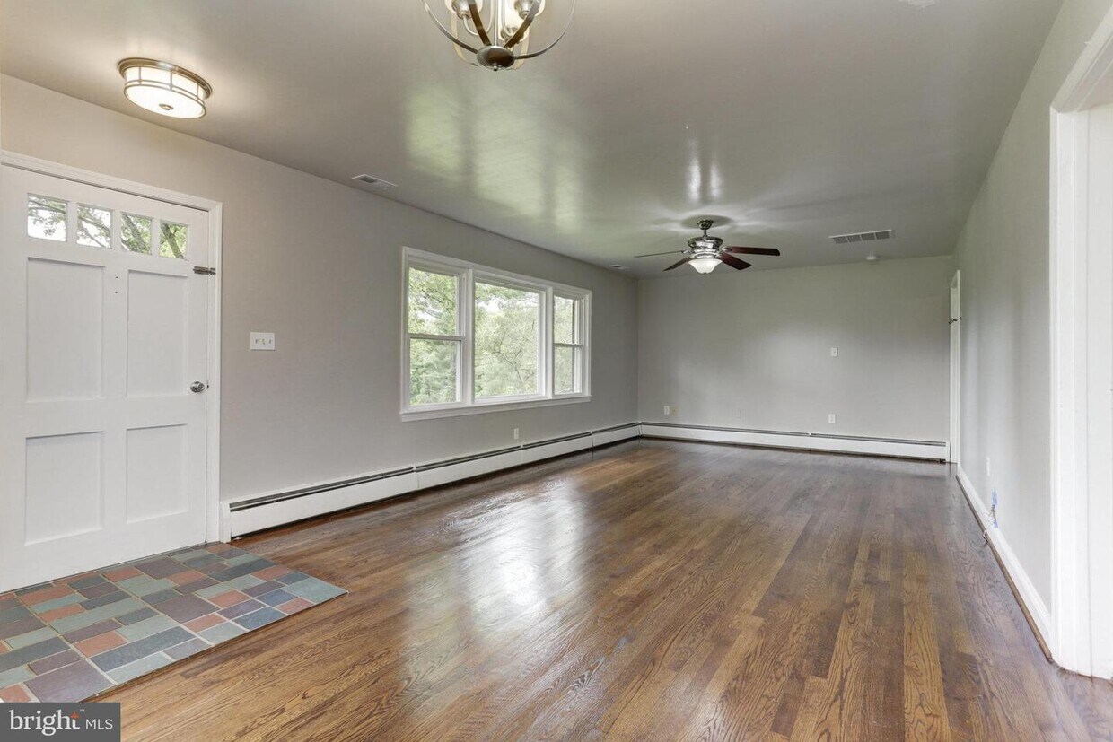 Foto principal - 14208 Triadelphia Mill Rd