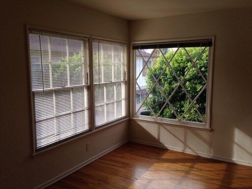 Building Photo - 5852 Whitsett Ave