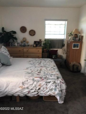 Building Photo - SAM HUGHES! Adorable 1 bedroom, 1 bath unit!