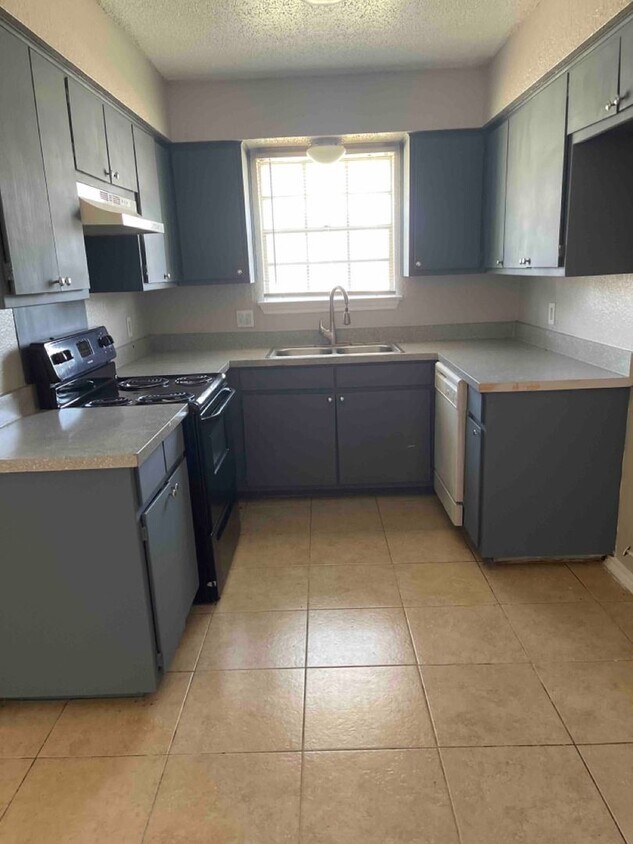 Primary Photo - 3424 Heritage Ln