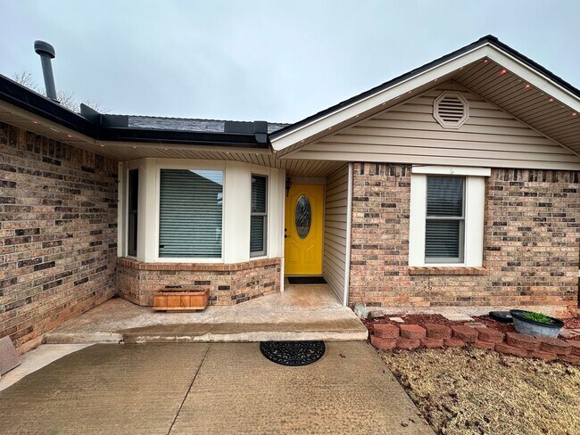 Foto del edificio - Unique 3bed/2bath Home Available for Rent in Moore!