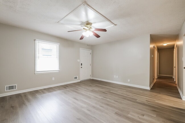 Foto del edificio - 1695 Lawrenceville-Suwanee Rd