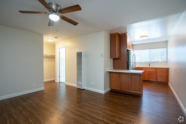 Interior Photo - Parklane Apartments