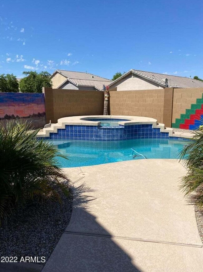 Foto del edificio - 39974 W Thornberry Ln