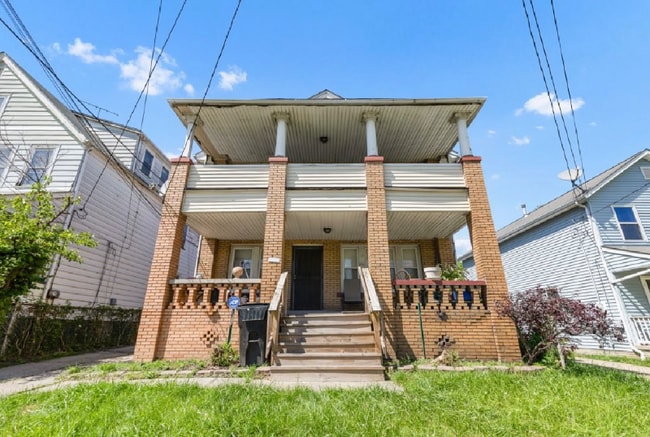 Building Photo - 9607 Sophia Ave