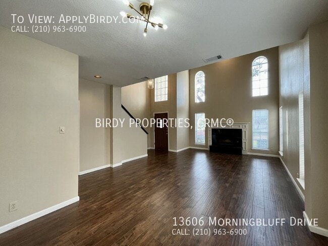 Foto del edificio - **4 Bed, 3 Bath Home with an Inground Swim...