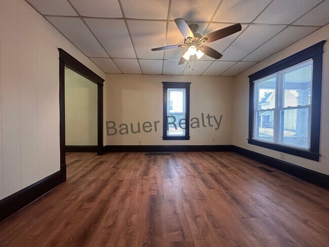 Building Photo - 2 Bedroom Home