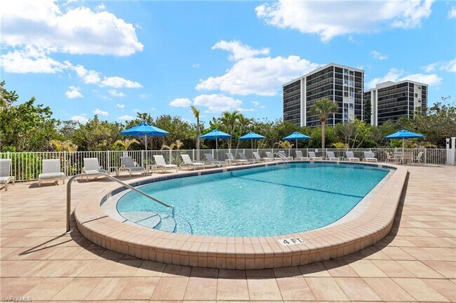 Foto del edificio - 26171 Hickory Blvd