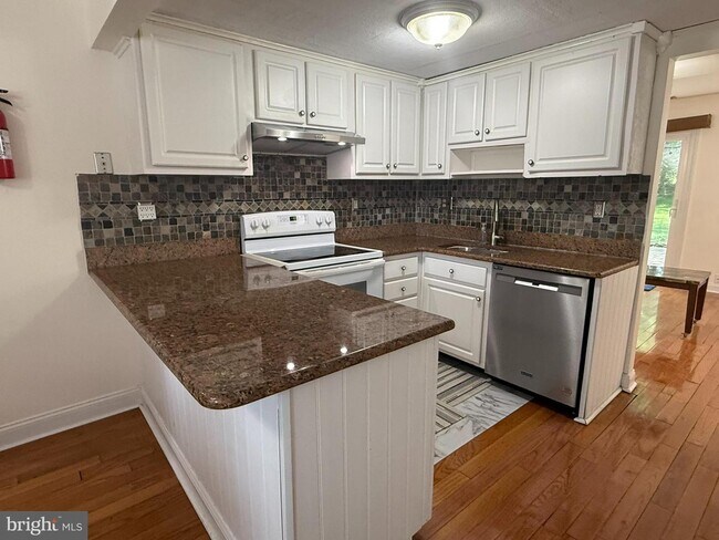Foto del edificio - 1080 Pendleton Ct