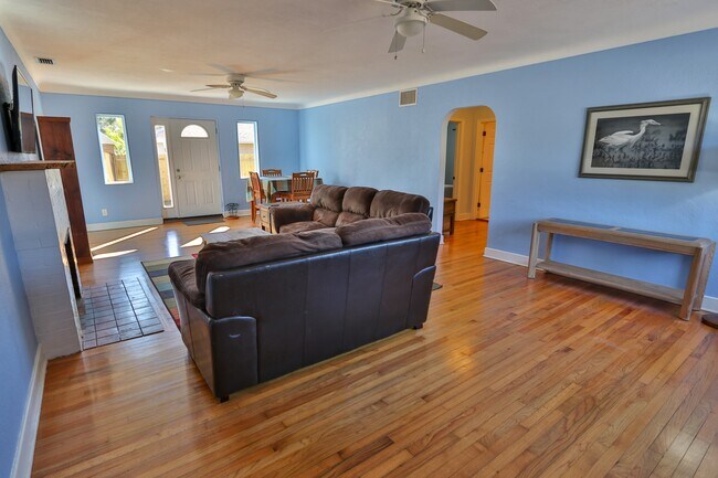 Foto del edificio - 2580 38th Ave N