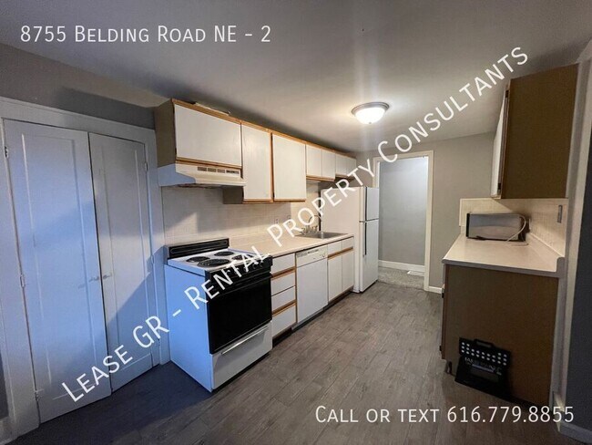 Building Photo - Two Bedroom Upper Unit in Rockford!