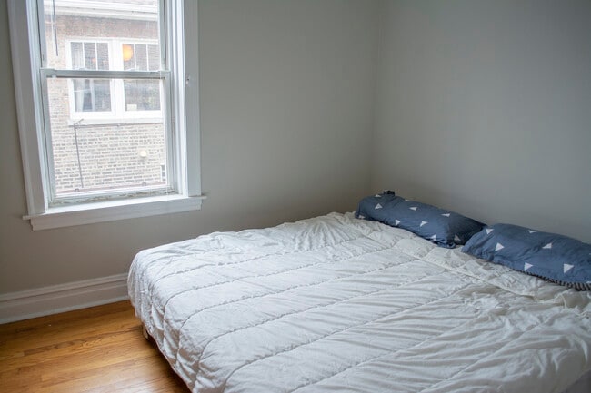 Foto del edificio - 3403 N Hamlin Ave