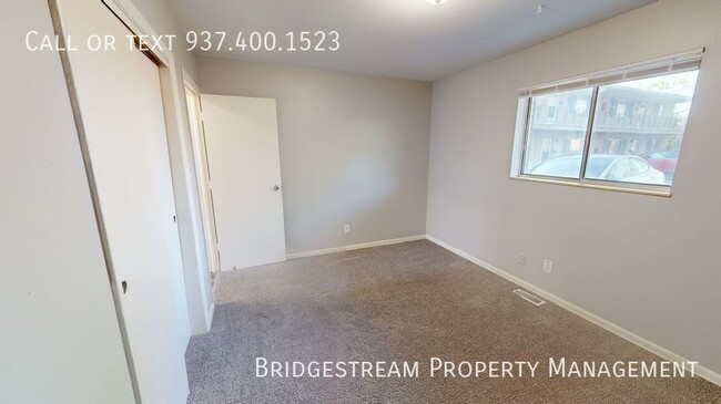 Building Photo - *Half Off First Months Rent* Charming 2 Be...