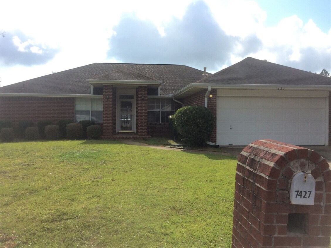 Primary Photo - Beautiful 3Bed/2Bath Home Close to Correy ...