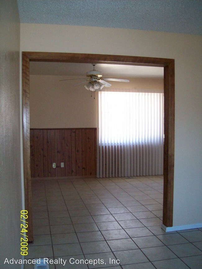 Building Photo - 3 br, 1 bath House - 2102 S El Paso Avenue