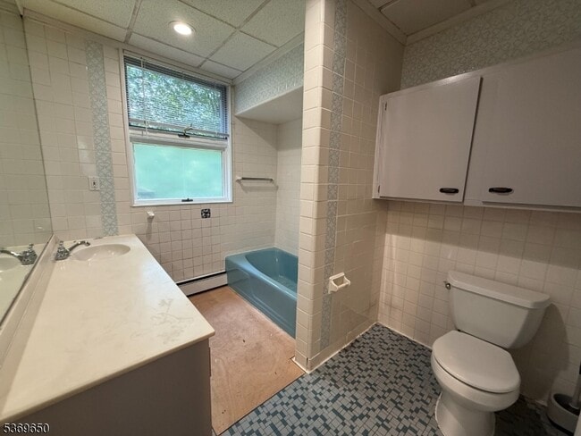 Building Photo - 18 Rockview Ave