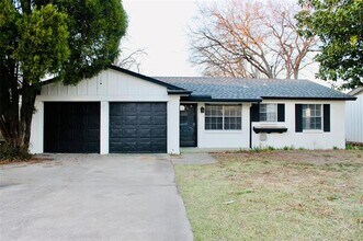 Building Photo - 1511 Laurel Ln