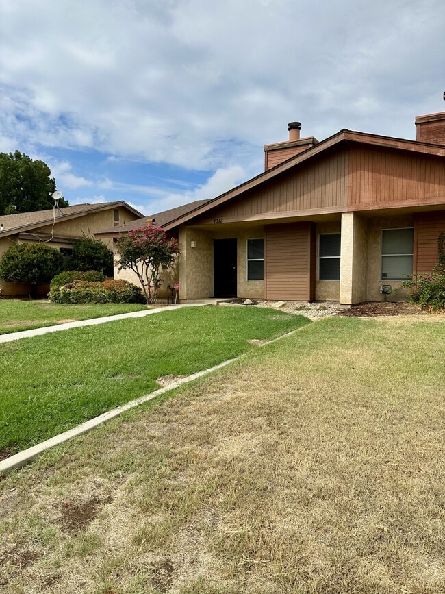 Foto del edificio - 1313 E Millard Way