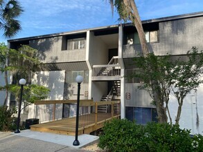 Building Photo - 2712 SW 14th Dr