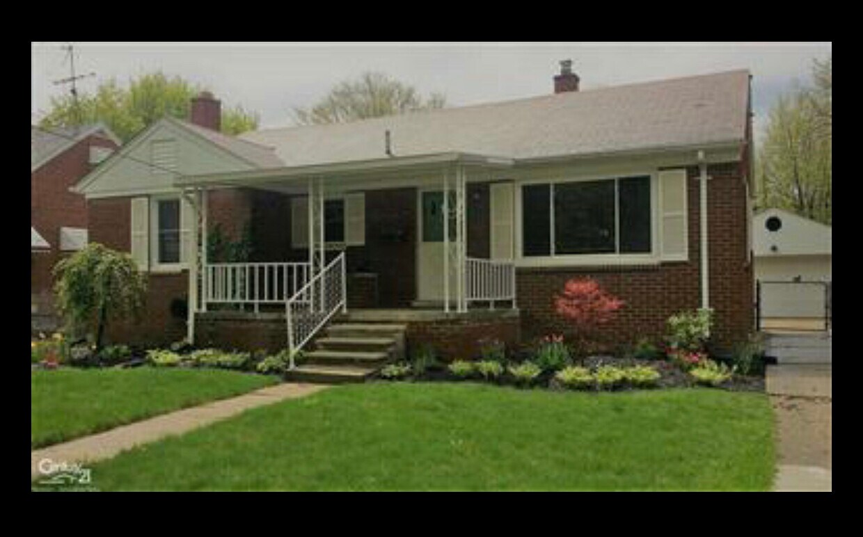 216 Crocker Blvd, Mount Clemens, MI 48043 House for Rent in Mount