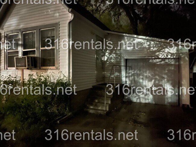 Foto del edificio - $650 - 1 bed 1 bath - Duplex