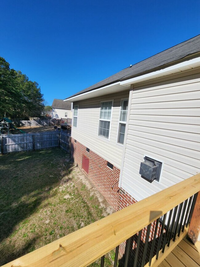 Building Photo - SADDLE RIDGE